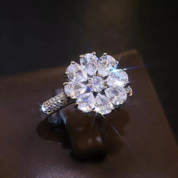 🍂   925 Silver Plated Beautiful White Flower CZ Wedding Ring, FB16FA1132 - Picture 8 of 10